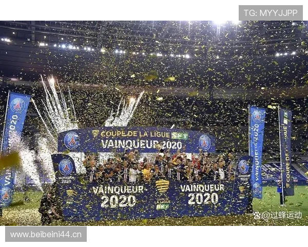 世界杯精彩对决落幕，国家队逆转胜利引发球迷狂欢 - 副本 (3)